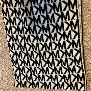 Michael Kors reversible black and white scarf